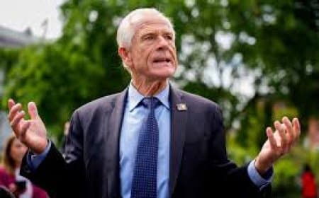 पीटर नवारो की भारत को चेतावनी: ChatGPT और AI के इस्तेमाल पर ट्रंप सलाहकार ने उठाए सवाल