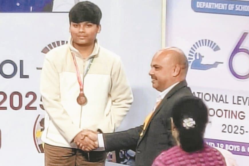 उम्र 13 साल, सतना के संकल्प अग्निहोत्री ने राष्ट्रीय निशानेबाजी में कांस्य जीता पदक