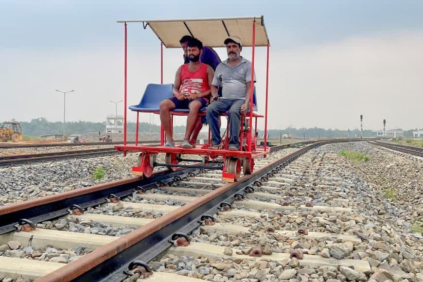 UP:  अब ट्रेन हादसे रोकने लिए रेलवे तैनात करेगा ‘रेलवे मित्र’