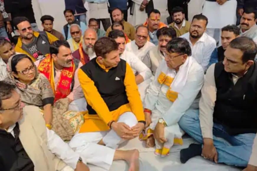 'सनातन परंपरा पर हमला' : शंकराचार्य के अपमान के विरोध में कांग्रेस का उपवास, जीतू पटवारी ने भाजपा को घेरा