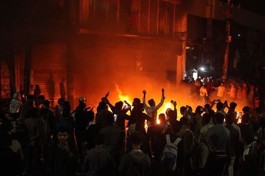 बांग्लादेश: फिर एक हिंदू की हत्या...गैरेज के अंदर जिंदा जलाया