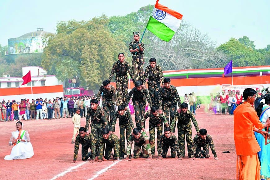 सतना में हर्षोल्लास संग मनाया गया 77वां गणतंत्र दिवस भव्य समारोह परेड सांस्कृतिक आयोजन