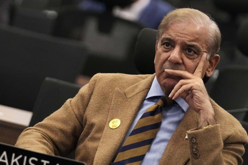 शरीफ ने स्वीकारा: पाक को कर्ज मांगते समय इज्जत की चुकानी पड़ी कीमत