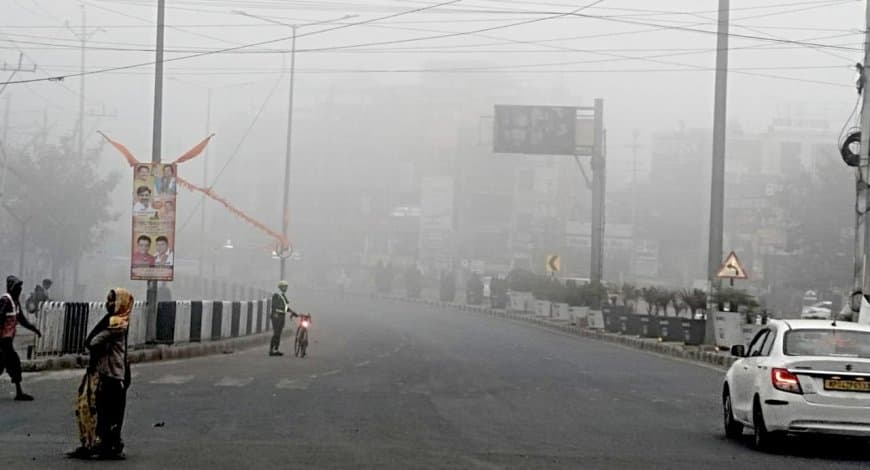 कोहरे मेंं ढंका भोपाल. स्टार समाचार