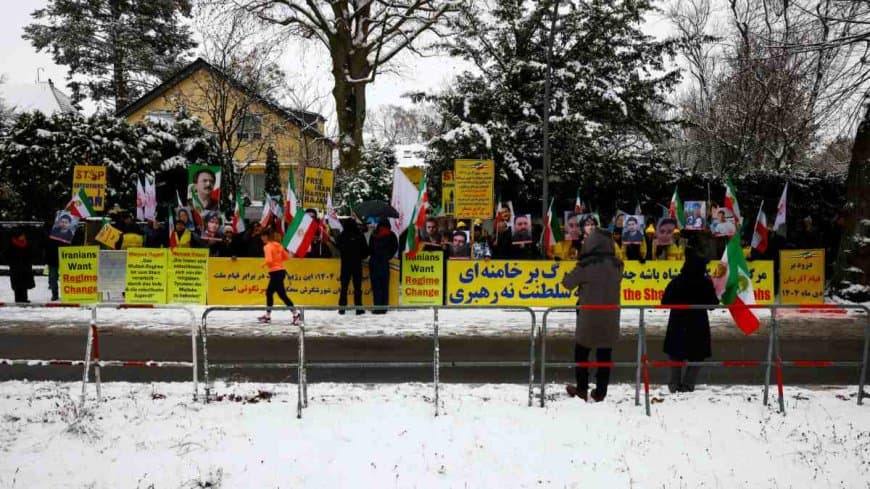 ईरान में हिंसा से बिगड़े हालात... 35 की मौत... 27 राज्य प्रभावित