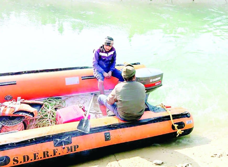 बीड़ा नहर में बाइक गिरी, तीन युवक बहे, दो की दर्दनाक मौत