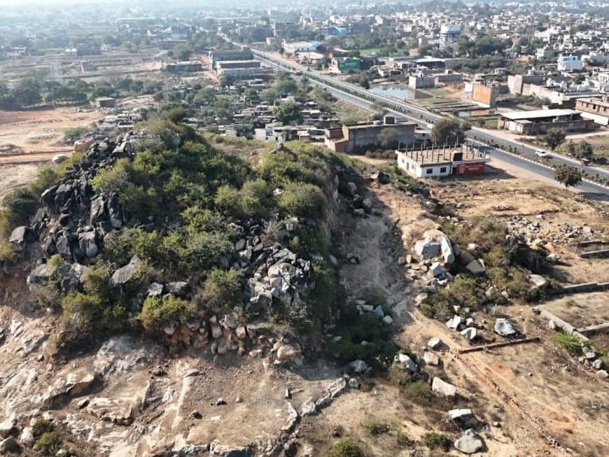 मध्यप्रदेश... शिवपुरी में अवैध खनन... भाजपा नेता पर 54.58 करोड़ जुर्माना