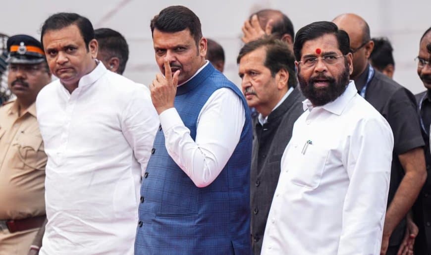 महाराष्ट्र... मुश्किल में ठाकरे... पूर्व डीजीपी समेत तीन पर केस की सिफारिश