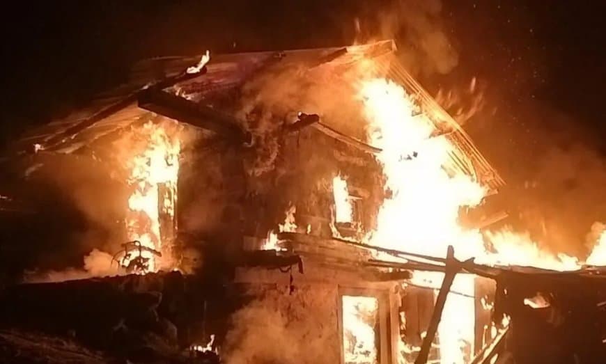 मुंबई... घर में लगी आग... दम घुटने से तीन लोगों ने तोड़ा दम