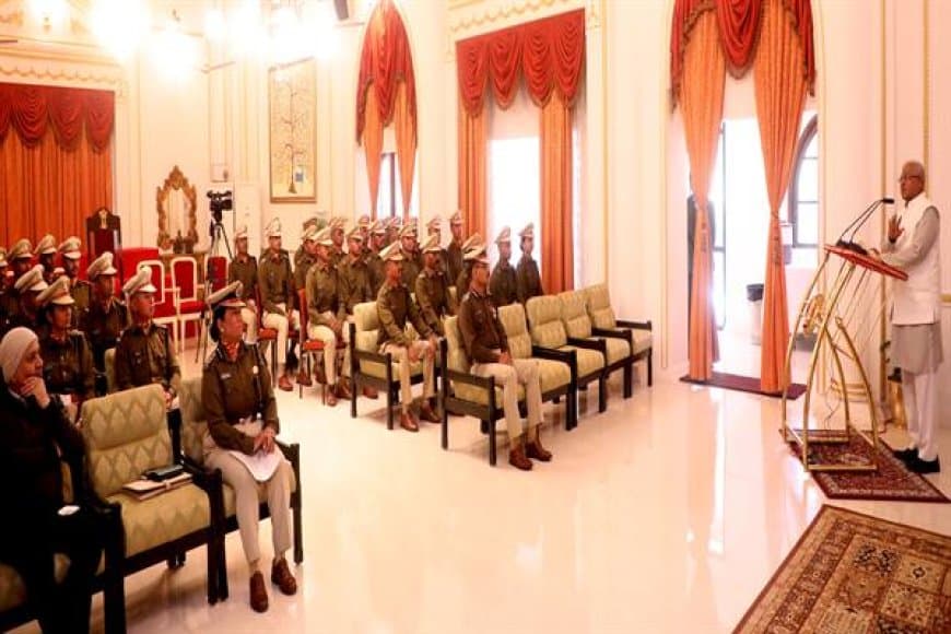 अपनी सांस्कृतिक अनुभूतियों और प्रशिक्षण का देश हित में करें उपयोग: राज्यपाल