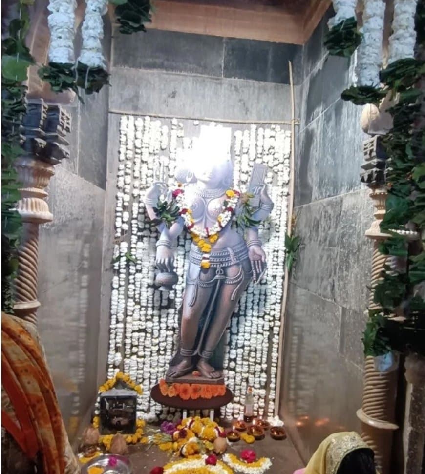 धार: भोजशाला में मां वाग्देवी के दर्शन के लिए उमड़ा श्रद्धा का सैलाब 