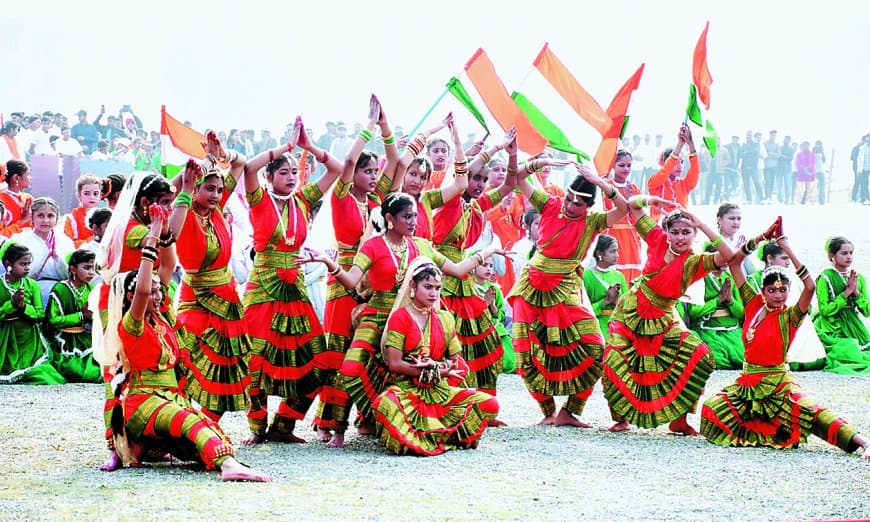 रीवा में प्रभारी मंत्री ने किया ध्वजारोहण भव्य परेड सांस्कृतिक आयोजन