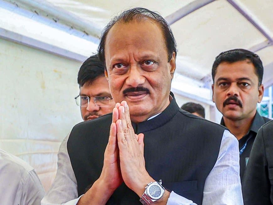 दावा... अजित पवार खुद करने वाले थे एनसीपी के दोनों गुटों का विलय