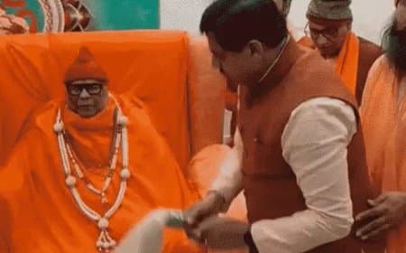 परमहंस सच्चिदानंद महाराज के अंतिम दर्शन के लिए उमड़ा जन सैलाब