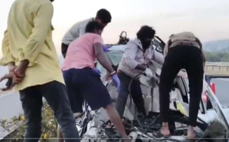 बेंगलुरु: कार, बाइक और कैंटर में टक्कर... हादसे में सात लोगों की मौत 