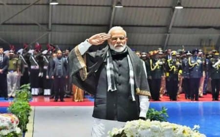 पुलवामा हमला: बरसी पर पीएम मोदी ने शहीदों को दी श्रद्धांजलि