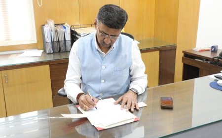 भोपाल: नवपदस्थ जनसंपर्क आयुक्त मनीष सिंह ने संभाला पदभार