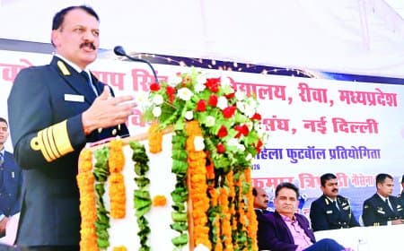 हार-जीत से बड़ी खेल भावना: रीवा में एडमिरल त्रिपाठी ने खिलाड़ियों को दिया प्रेरक संदेश