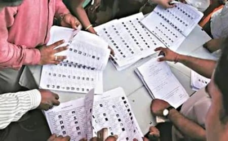 आयोग का एक्शन: एसआईआर में गड़बड़ी... पश्चिम बंगाल में सात निलंबित