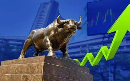 शेयर बाजार में दिखी हरियाली... सेंसेक्स चढ़ा, निफ्टी 25700 के पार