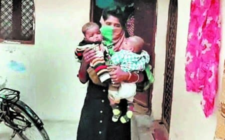 गोद में मासूम, आंखों में आंसू, 10 महीनों से पति की तलाश में भटक रही पत्नी