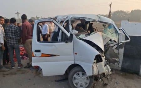 गुजरात: डिवाइडर से टकराई कार, एक ही परिवार के पांच लोगों की मौत