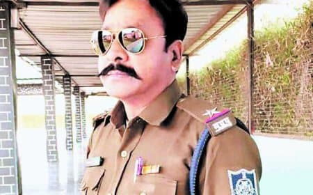 समझौते के बदले एक लाख की मांग, 30 हजार लेते एएसआई और ड्राइवर लोकायुक्त ट्रैप