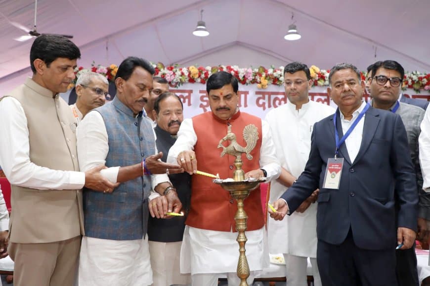 टेंशन में नहीं! दिल खोलकर करिए निवेश, उद्योगपतियों के साथ मध्यप्रदेश सरकार