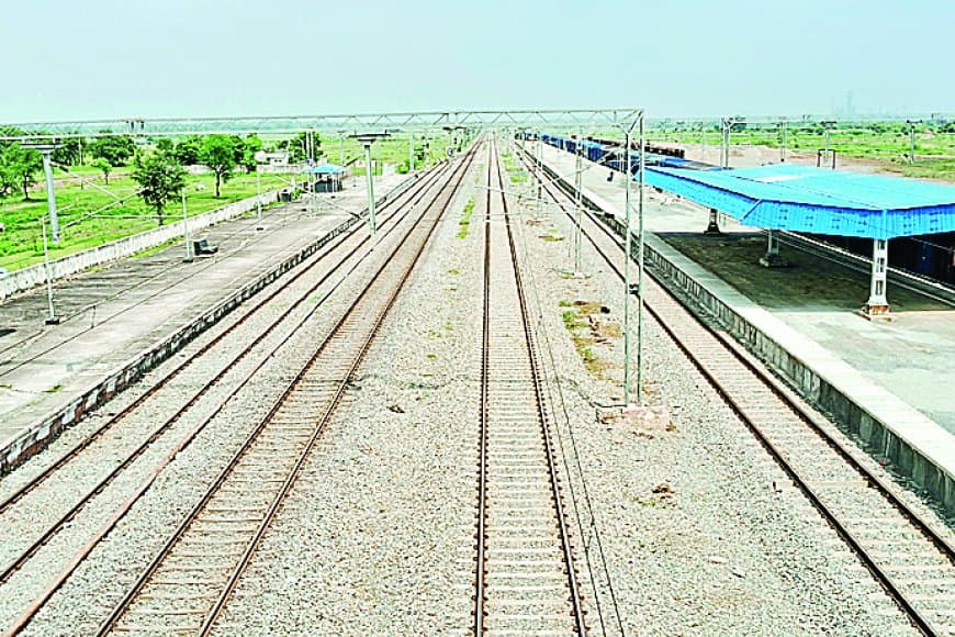 रेल बजट को हफ्ता बीता, अब तक साफ नहीं कि किस परियोजना को कितना फंड
