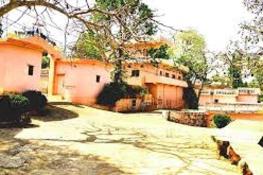 धारकुंडी आश्रम: जहाँ शेर ने संत के लिए छोड़ दी थी गुफा, जानें महाभारत काल से जुड़े इस स्थान का रहस्य