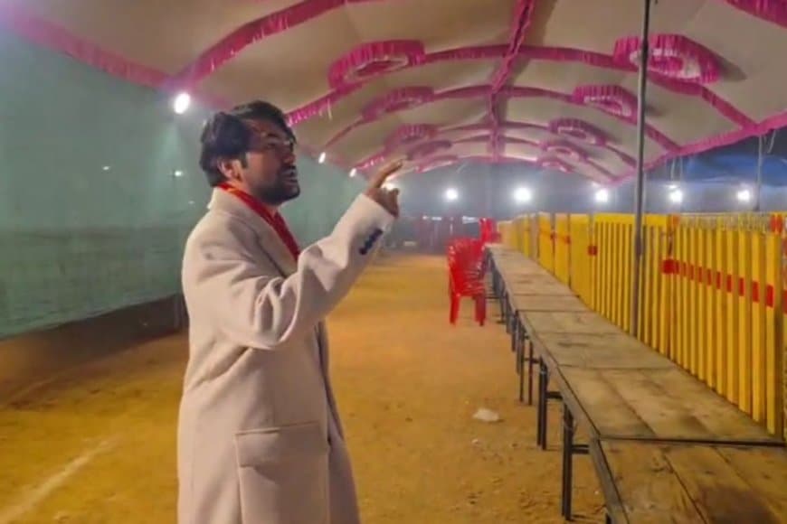 बागेश्वर धाम में 300 बेटियां करेंगी अपने जीवन की शुरूआत.. धीरेन्द्र शास्त्री ने तैयार की प्रसादी