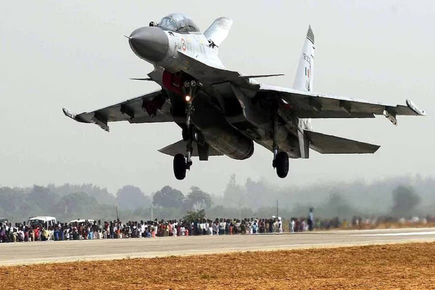 असम: इमरजेंसी स्ट्रिप पर पहली बार उतरा प्रधानमंत्री का विमान