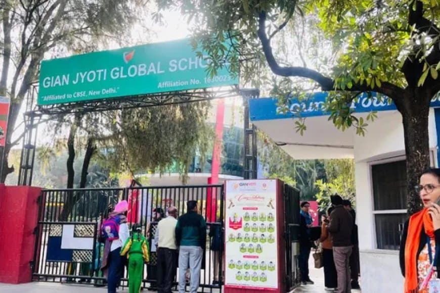 पंजाब: सीबीएसई परीक्षा के बीच बम ब्लास्ट की धमकी... बच्चों की छुट्टी