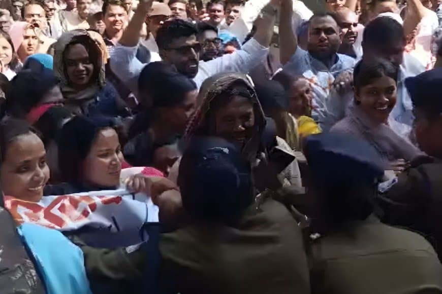 भोपाल: नियमितीकरण की मांग को लेकर आउटसोर्स स्वास्थ्य कर्मचारियों का हल्लाबोल