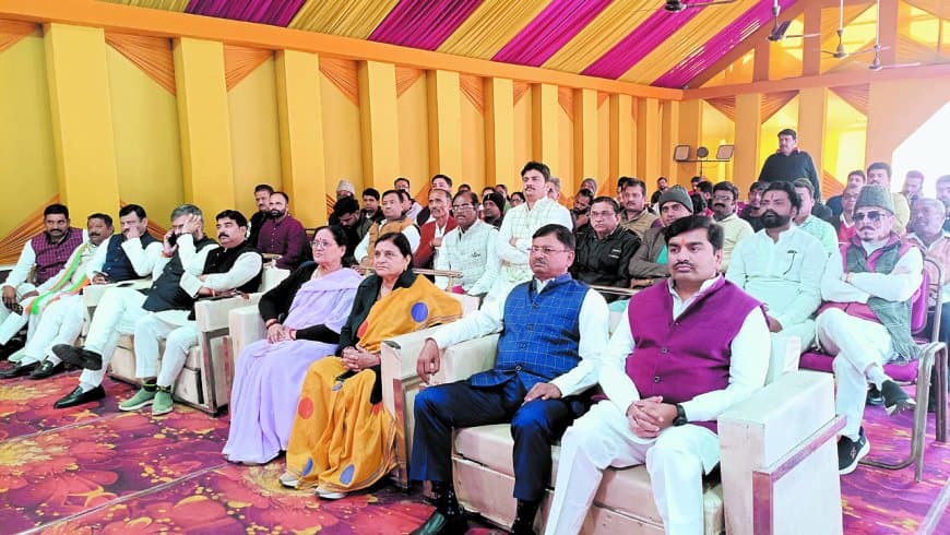 केंद्रीय बजट पर सियासी संग्राम, सत्ता ने बताया जनहितैषी विपक्ष ने कहा निराशाजनक