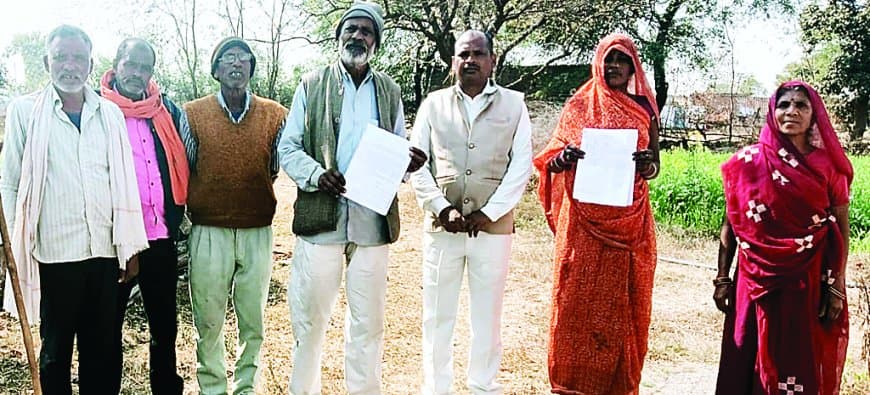 ट्रांसमिशन कंपनी का आतंक, जेसीबी से फसल तबाह, किसानों में भय और आक्रोश