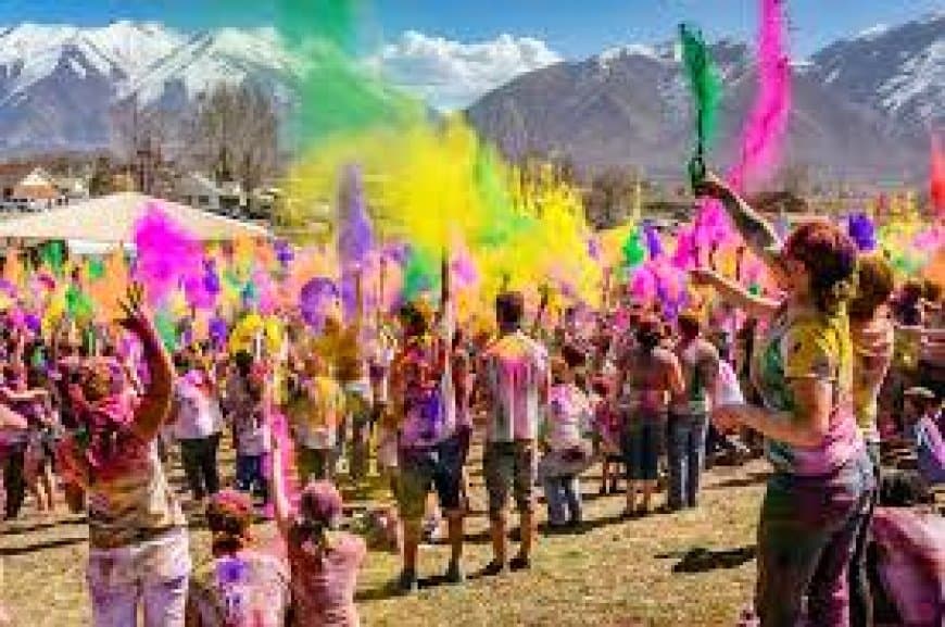 Holi 2026 Date: 3 मार्च या 4 मार्च, कब है होली? जानें होलिका दहन का शुभ मुहूर्त और सही तिथि