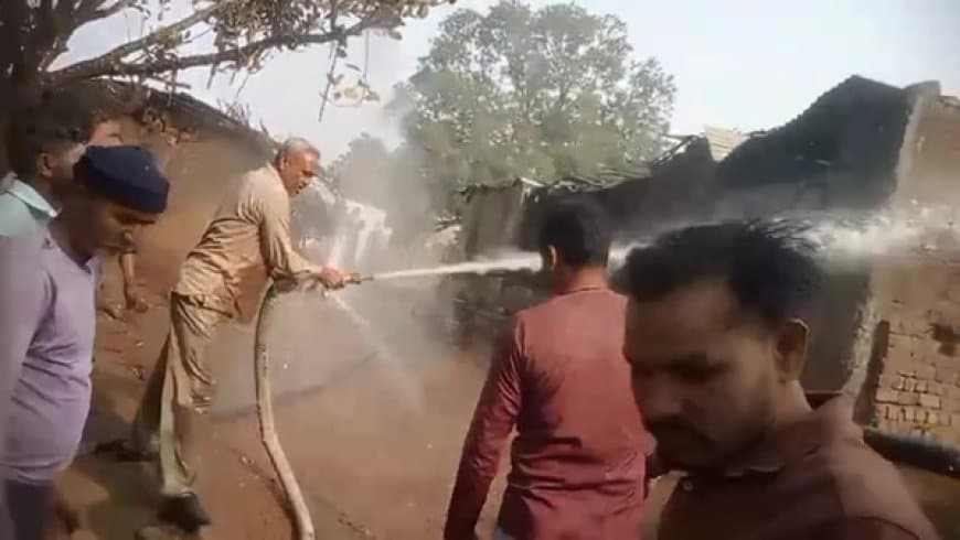 धार: किसान के घर में लगी आग, अनाज के साथ 5 लाख कैश भी खाक