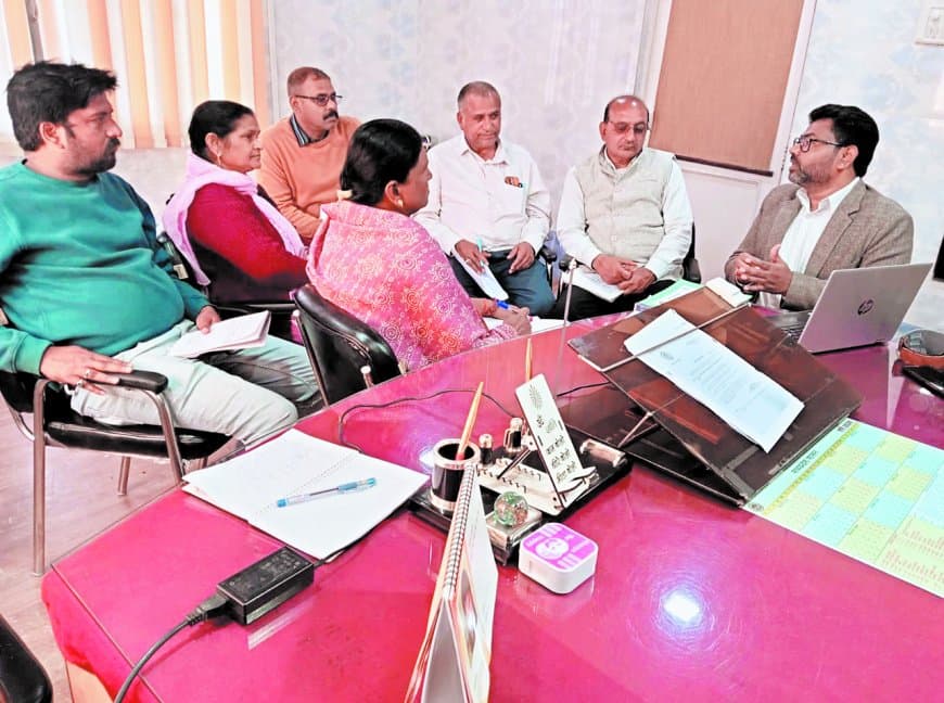 लापरवाही पर सख्ती: आठ आशाओं को शोकाज, सात सेक्टर सुपरवाइजरों को चेतावनी पत्र जारी