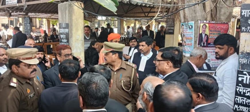 यूपी: छह जिलों में न्यायालयों को बम से उड़ाने की धमकी... तीन गिरफ्तार