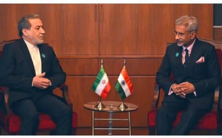 पश्चिम एशिया संकट: विदेश मंत्री एस. जयशंकर और ईरानी समकक्ष के बीच  चौथी वार्ता, होर्मुज जलडमरूमध्य पर टिकी दुनिया की नजरें