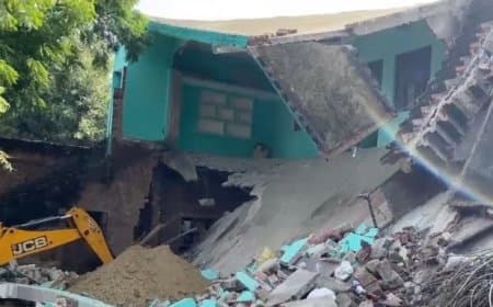 यूपी: मैनपुरी में टीनशेड गिरने से तीन की मौत, तीन की हालत गंभीर