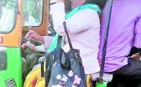 जिला अस्पताल में आशा कार्यकर्ताओं की दलाली जारी, मरीजों को निजी अस्पताल भेजा