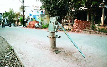 मरम्मत योग्य 388 हैंडपंप बंद, जल संकट में सिस्टम की लापरवाही उजागर