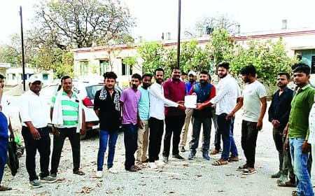 तारीख पर तारीख, सतना-सेमरिया सड़क जर्जर, अब जल सत्याग्रह की चेतावनी