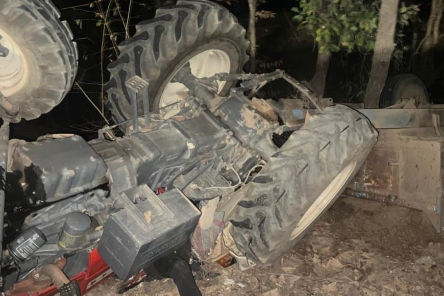 छिंदवाड़ा: रेत से भरा ट्रैक्टर पलटा... ड्राइवर सहित तीन लोगों की मौत