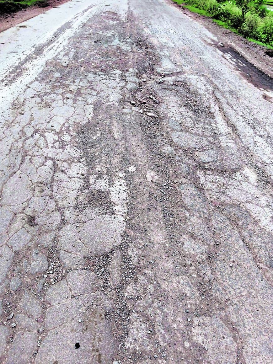 टेंडर जारी होने के बाद भी अटका सतना-सेमरिया मार्ग डामरीकरण, तीन साल से जनता परेशान