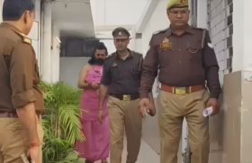 आशुतोष महाराज पर रीवा एक्सप्रेस में जानलेवा हमला: शंकराचार्य अविमुक्तेश्वरानंद पर लगाया साजिश का आरोप