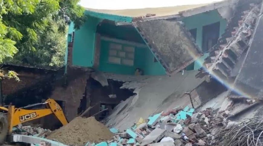 यूपी: मैनपुरी में टीनशेड गिरने से तीन की मौत, तीन की हालत गंभीर