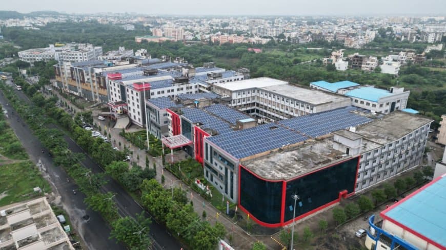 भोपाल में मचा हड़कंप: जेके यूनिवर्सिटी को बम से उड़ाने की धमकी